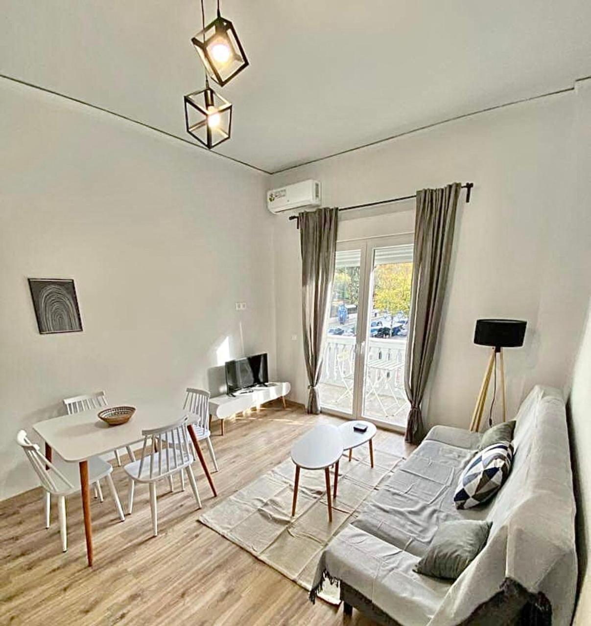 Comfortable Apartment In The City Center Athén Kültér fotó